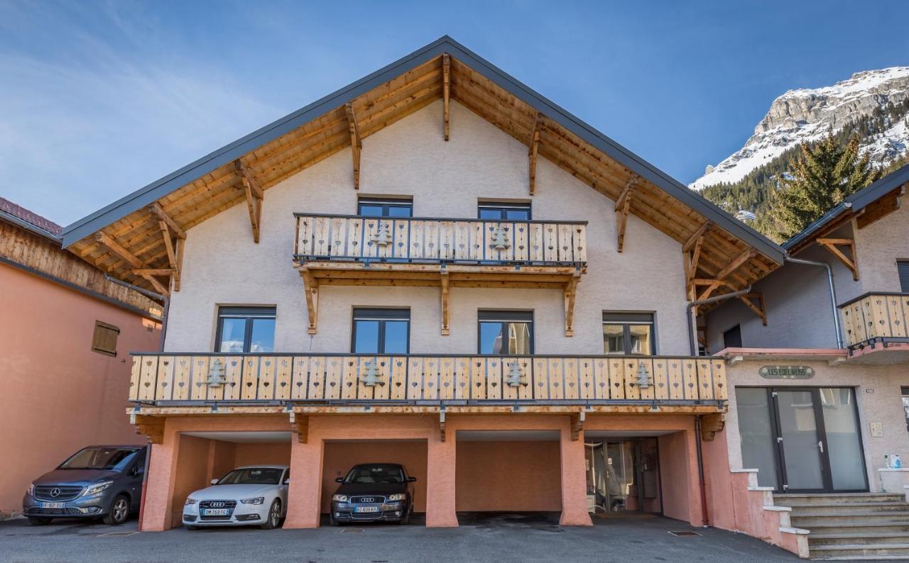 Les Edelweiss Mont-Blanc - Gite Classe 3 Etoiles Passy  Eksteriør billede